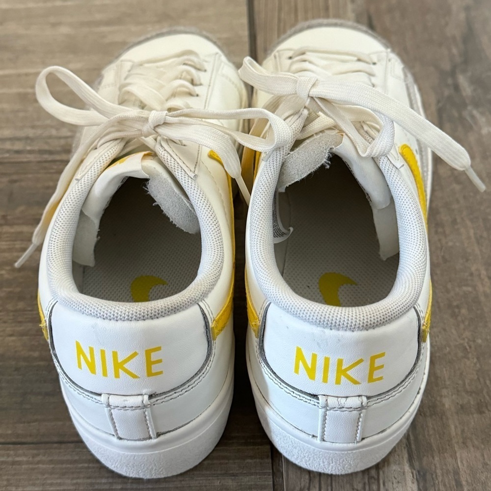 Nike Women’s Blazer Low Platform Sneaker size 8.5 - Picture 7 of 11